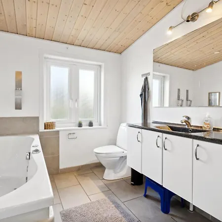Vakantiehuis Henrich - 200m From The Sea By Interhome *