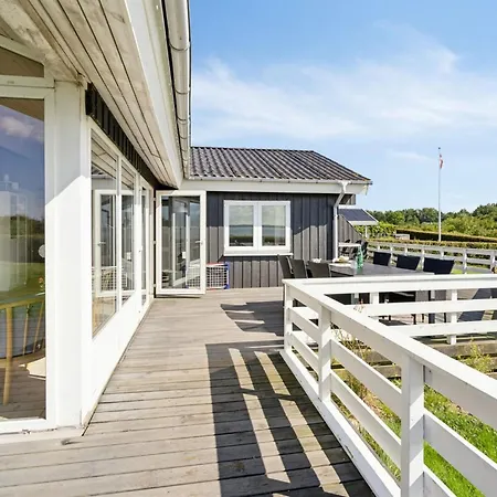 Vakantiehuis Henrich - 200m From The Sea By Interhome *