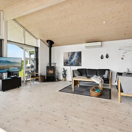 Henrich - 200m From The Sea By Interhome
