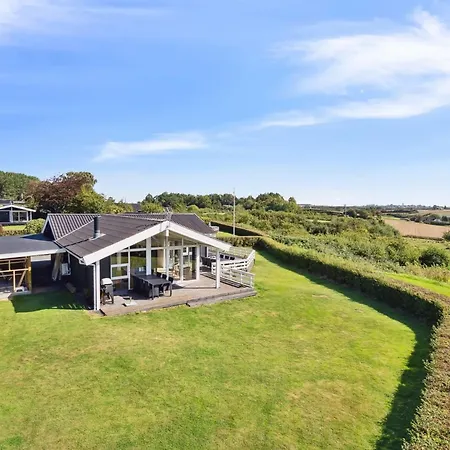 Henrich - 200m From The Sea By Interhome